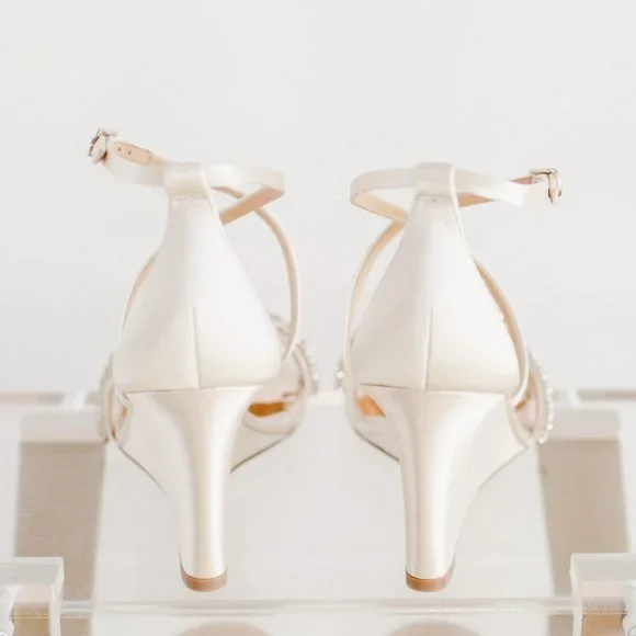 Badgley Mischka Zabrina 9 Women's Strappy Wedge Ivory New - Picture 7 of 14